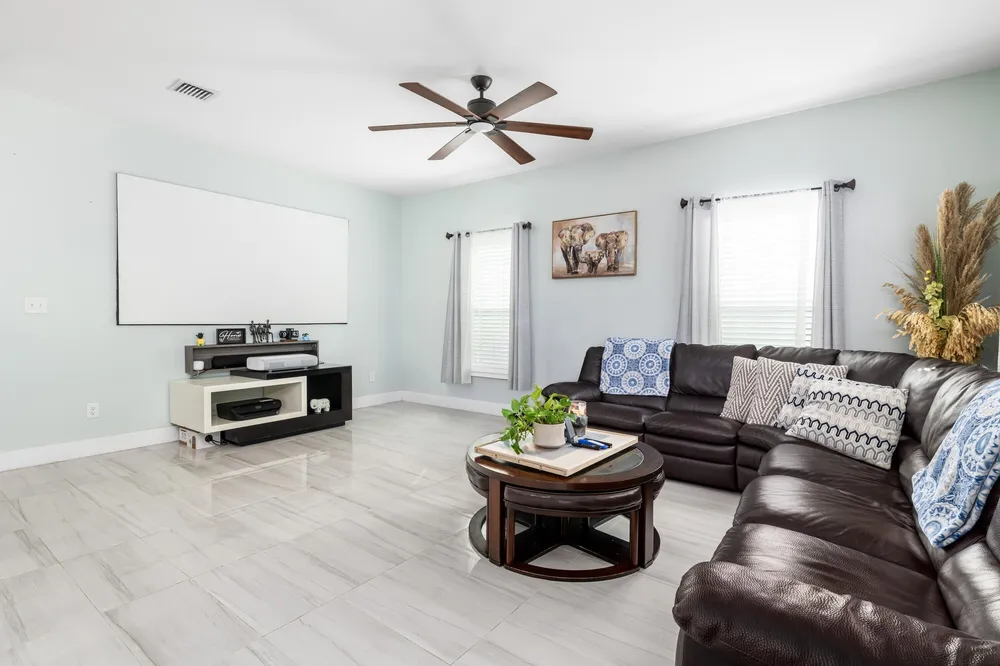 995 W 75th St, Marathon, FL 33050