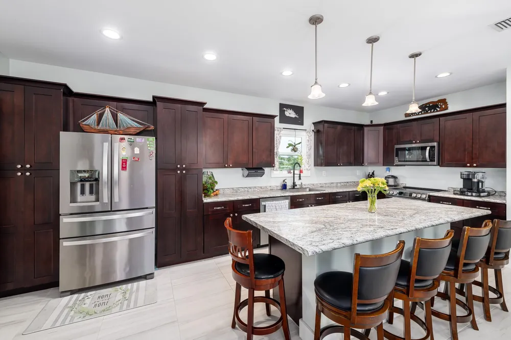 995 W 75th St, Marathon, FL 33050