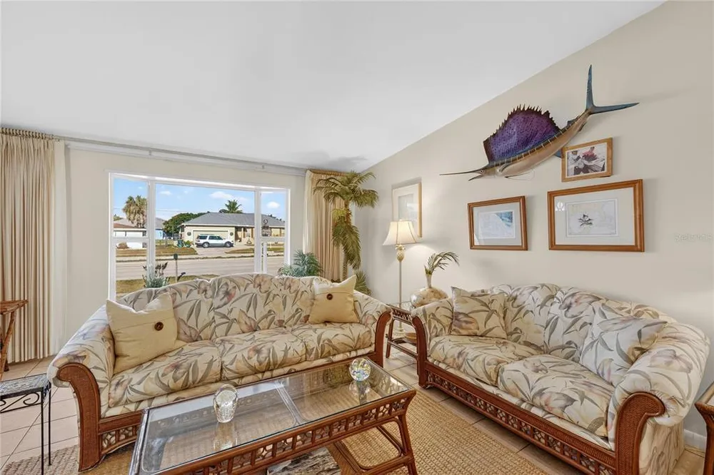 21277 Edgewater Dr, Port Charlotte, FL 33952