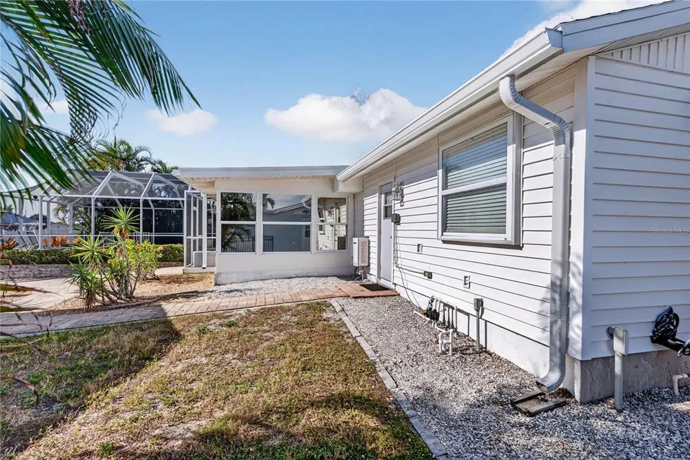21277 Edgewater Dr, Port Charlotte, FL 33952