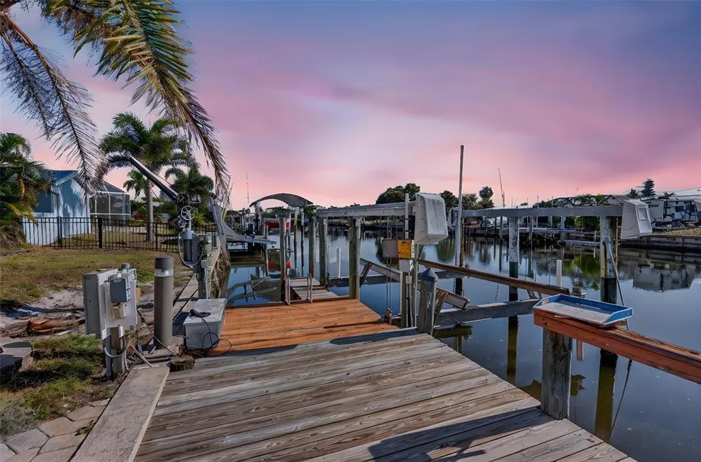 21277 Edgewater Dr, Port Charlotte, FL 33952