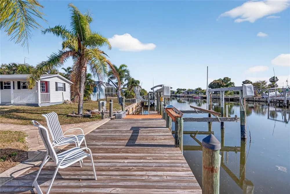 21277 Edgewater Dr, Port Charlotte, FL 33952