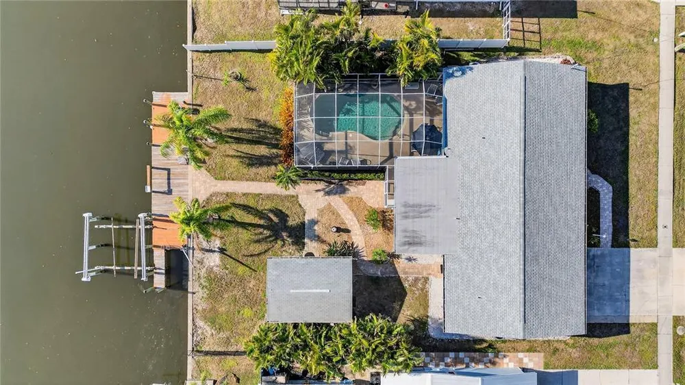 21277 Edgewater Dr, Port Charlotte, FL 33952