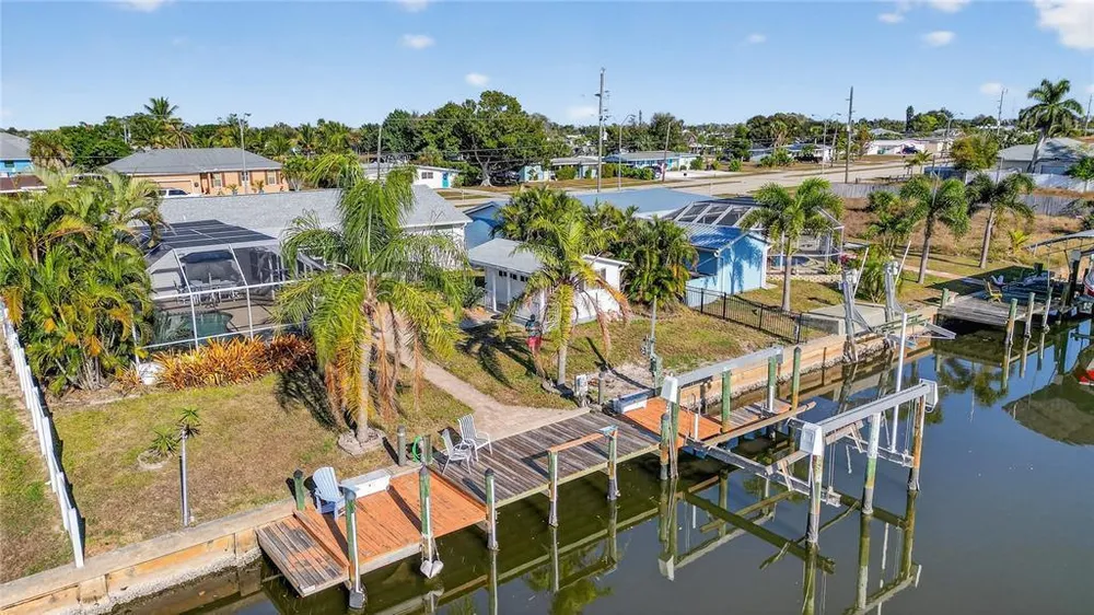 21277 Edgewater Dr, Port Charlotte, FL 33952