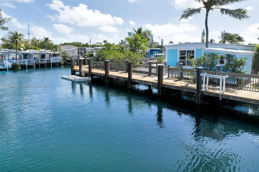 1361 Overseas Hwy, Marathon, FL 33050