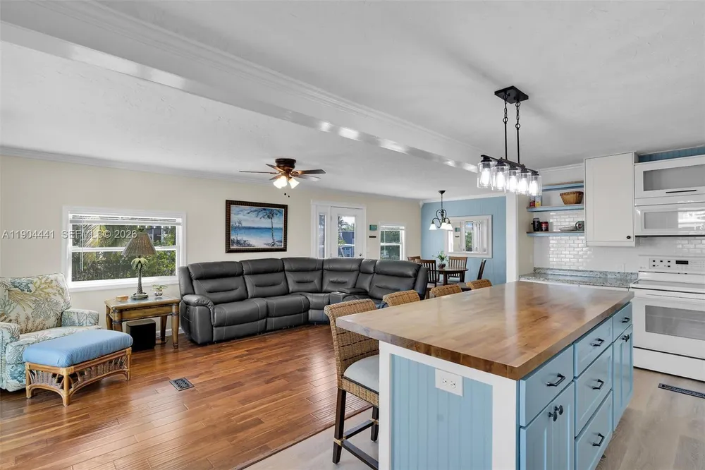 1361 Overseas Hwy, Marathon, FL 33050