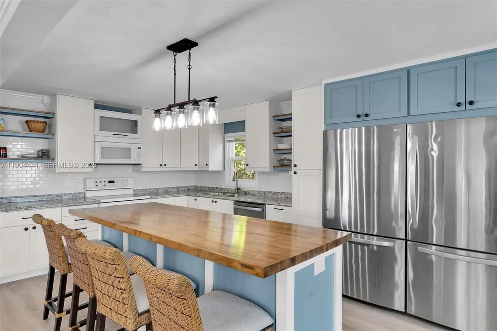 1361 Overseas Hwy, Marathon, FL 33050