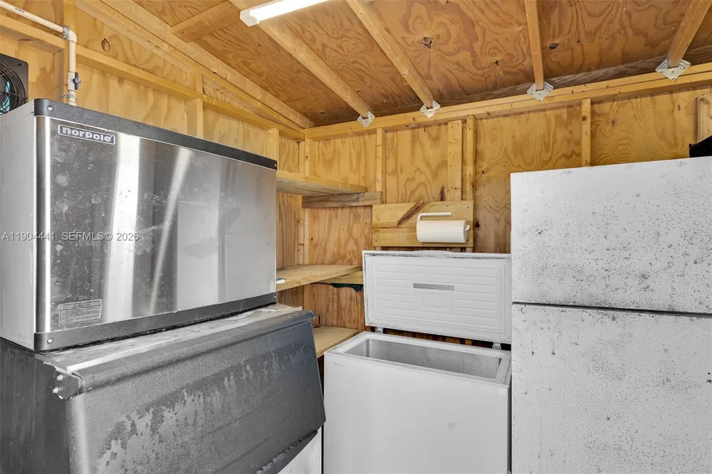 1361 Overseas Hwy, Marathon, FL 33050