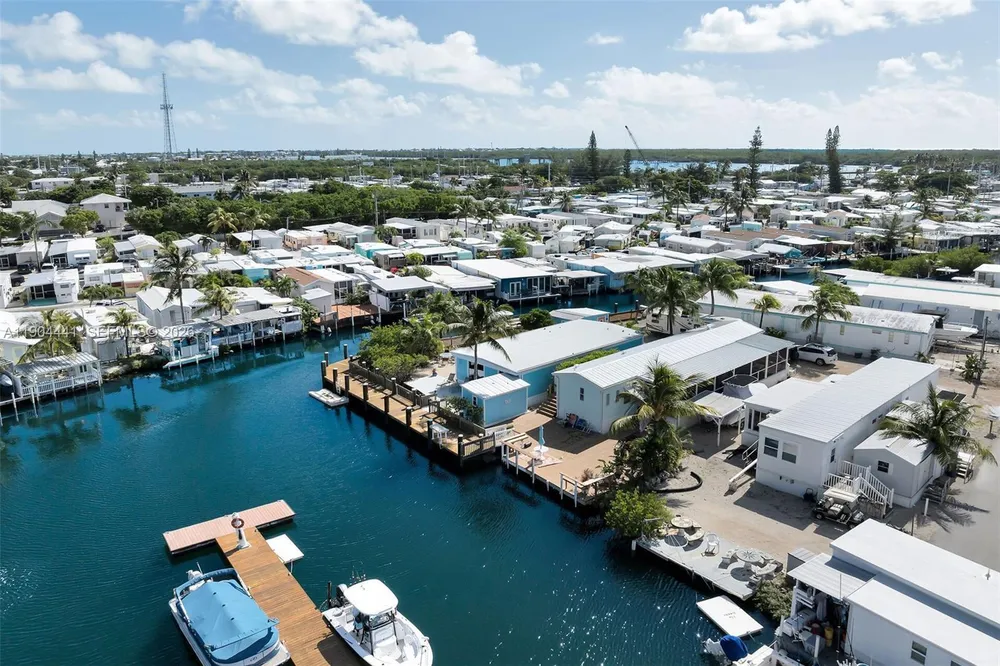 1361 Overseas Hwy, Marathon, FL 33050