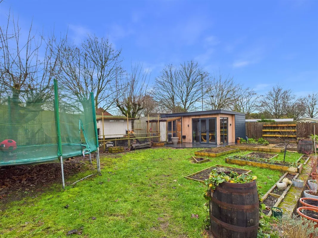 Hawthorn Crescent, Burbage, Hinckley