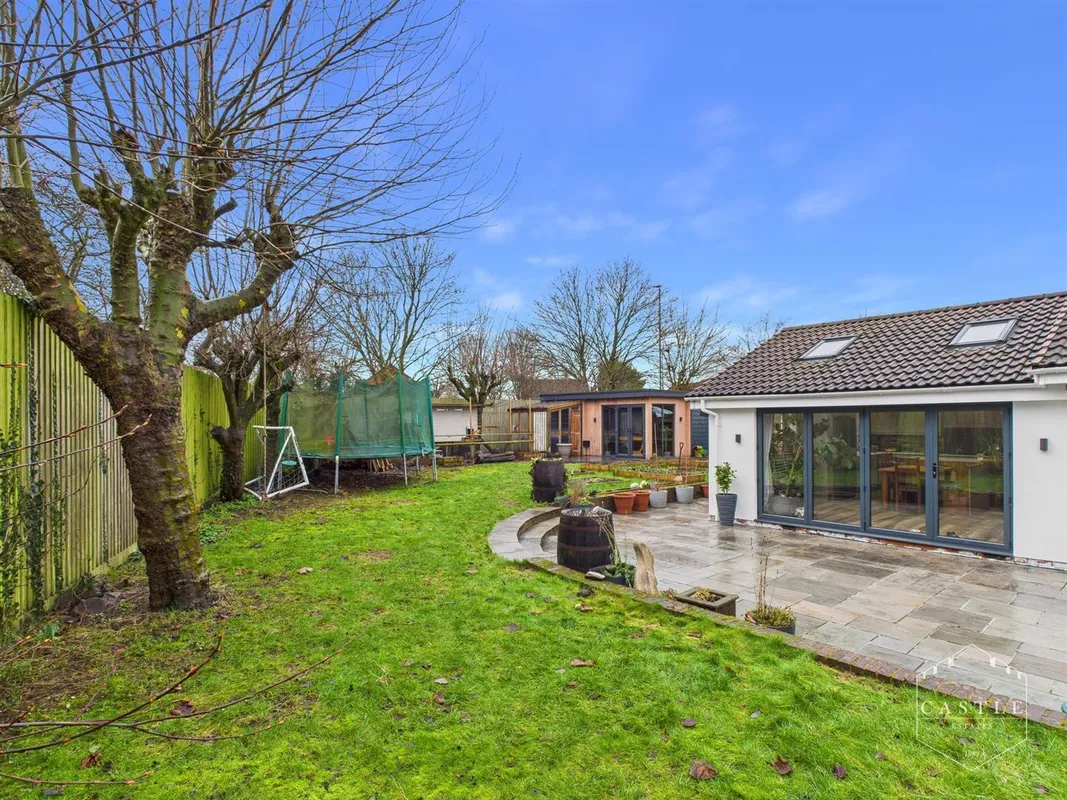 Hawthorn Crescent, Burbage, Hinckley