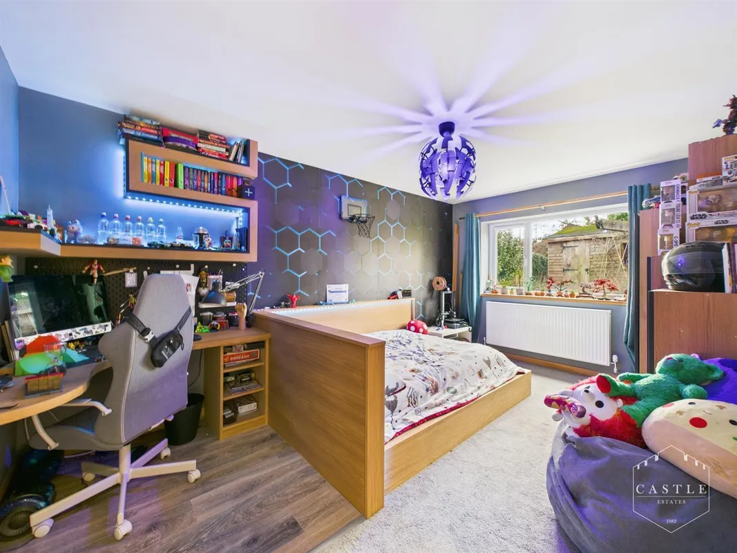 Hawthorn Crescent, Burbage, Hinckley