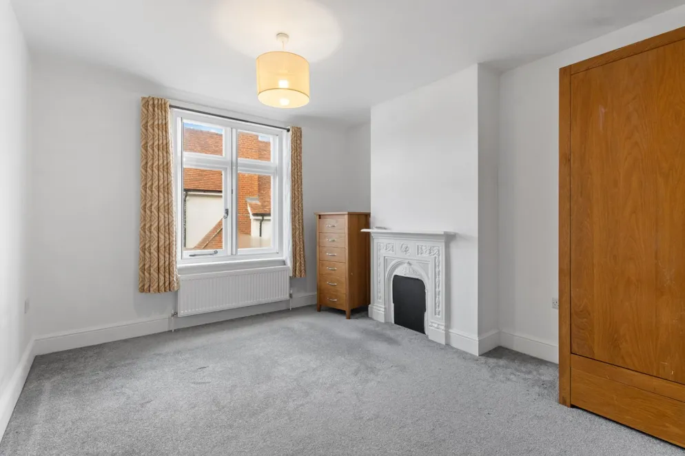 Property carousel item 4