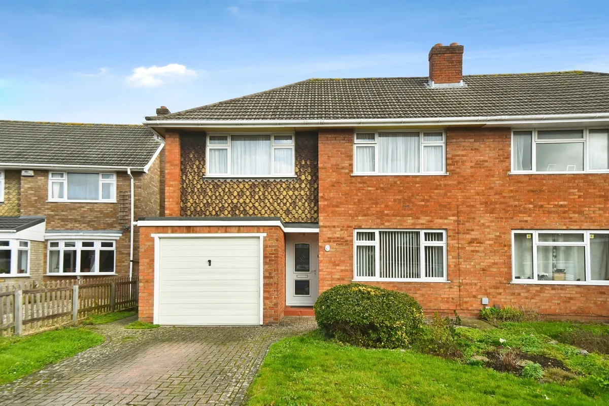 Cloche Way, Swindon