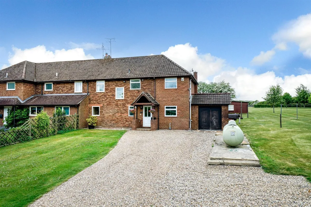 Dagnall Road, Edlesborough, LU6 2EF