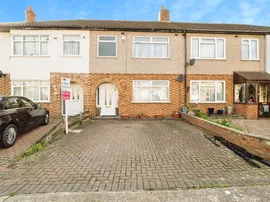 Westlyn Close, Rainham photo