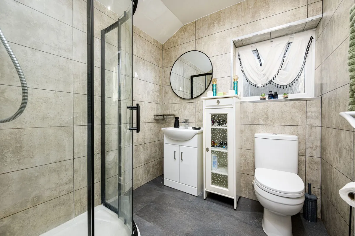 1 Rowan Cottage, Barry