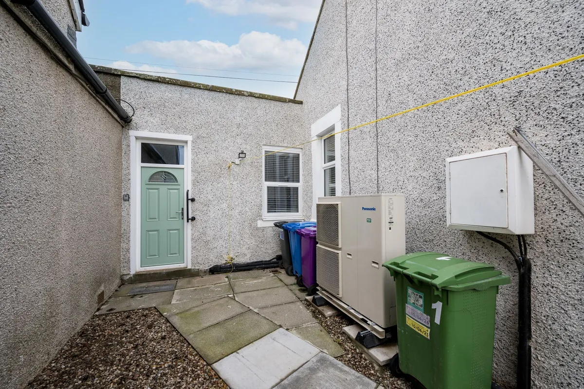1 Rowan Cottage, Barry