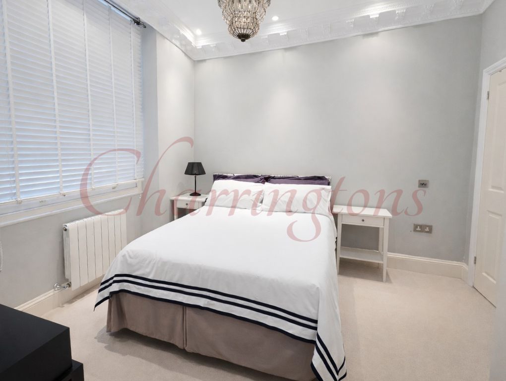 Spacious Three-Bedroom Flat on Linden Gardens W2 Image 7