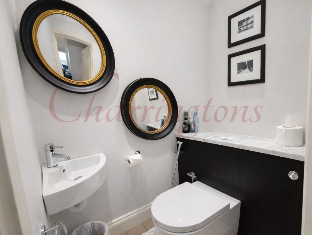 Spacious Three-Bedroom Flat on Linden Gardens W2 Image 14