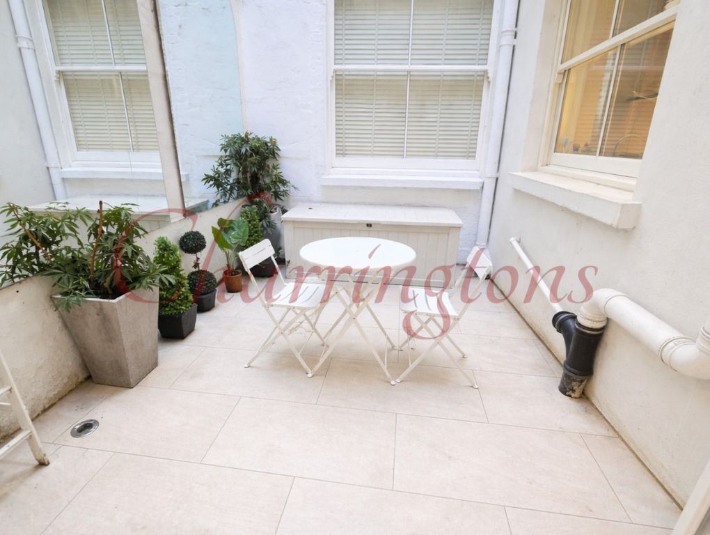 Spacious Three-Bedroom Flat on Linden Gardens W2 Image 9