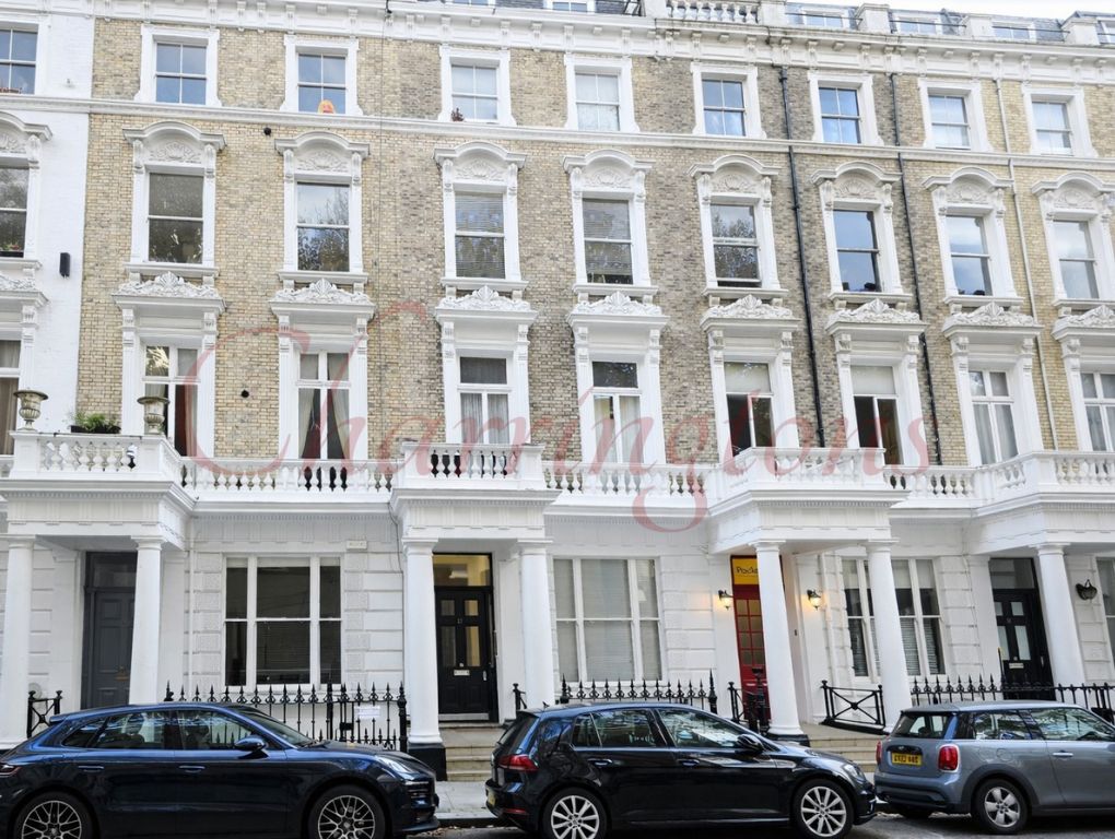 Spacious Three-Bedroom Flat on Linden Gardens W2 Image 19