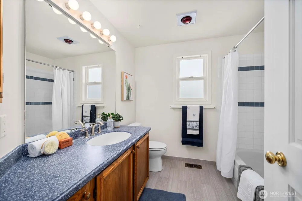 29652 61st Ave S, Auburn, WA 98001