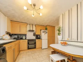 Falcon Crescent, Colchester thumb 3