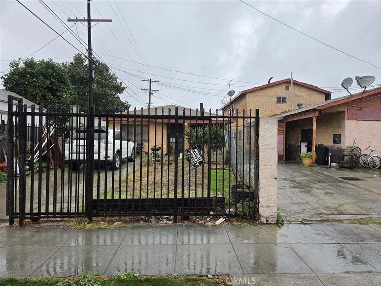6111 Menlo Ave, South Los Angeles, CA 90044