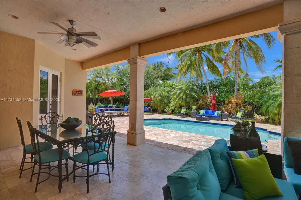 15210 SW 74th Ct, Palmetto Bay, FL 33157