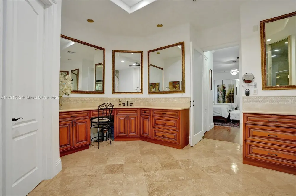 15210 SW 74th Ct, Palmetto Bay, FL 33157