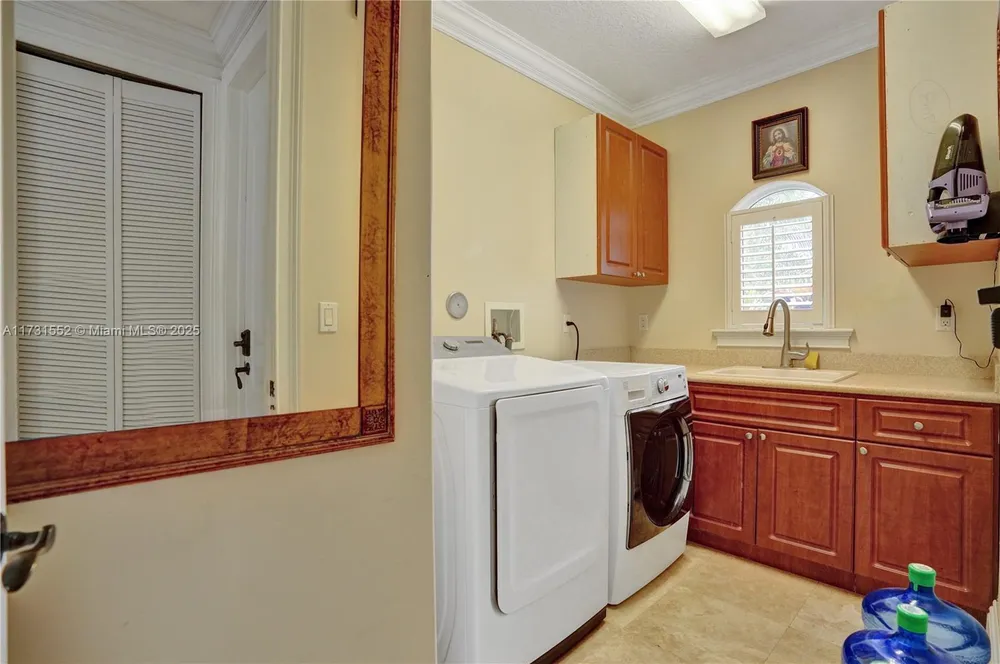 15210 SW 74th Ct, Palmetto Bay, FL 33157