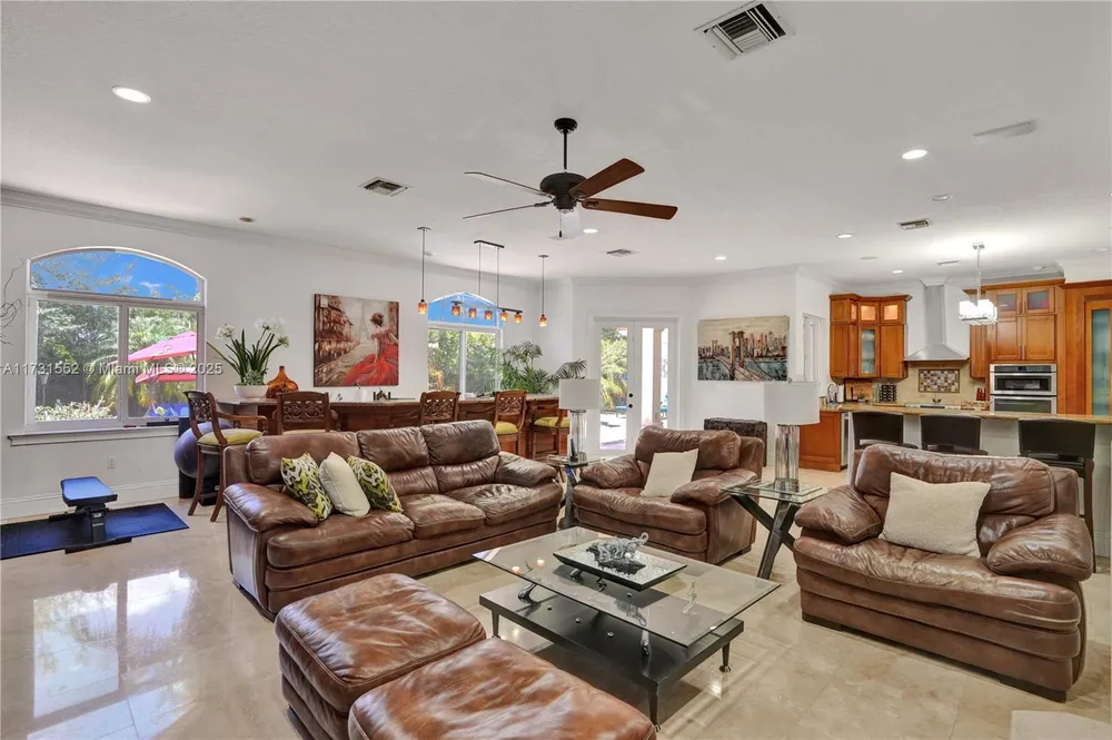 15210 SW 74th Ct, Palmetto Bay, FL 33157
