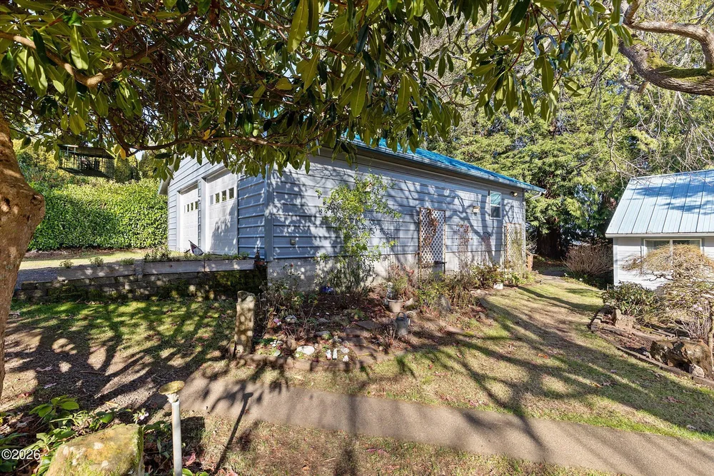 2032 SE Garden Way, Waldport, OR 97394
