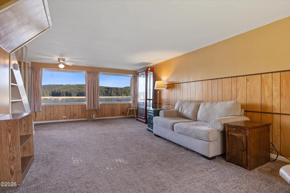 2032 SE Garden Way, Waldport, OR 97394