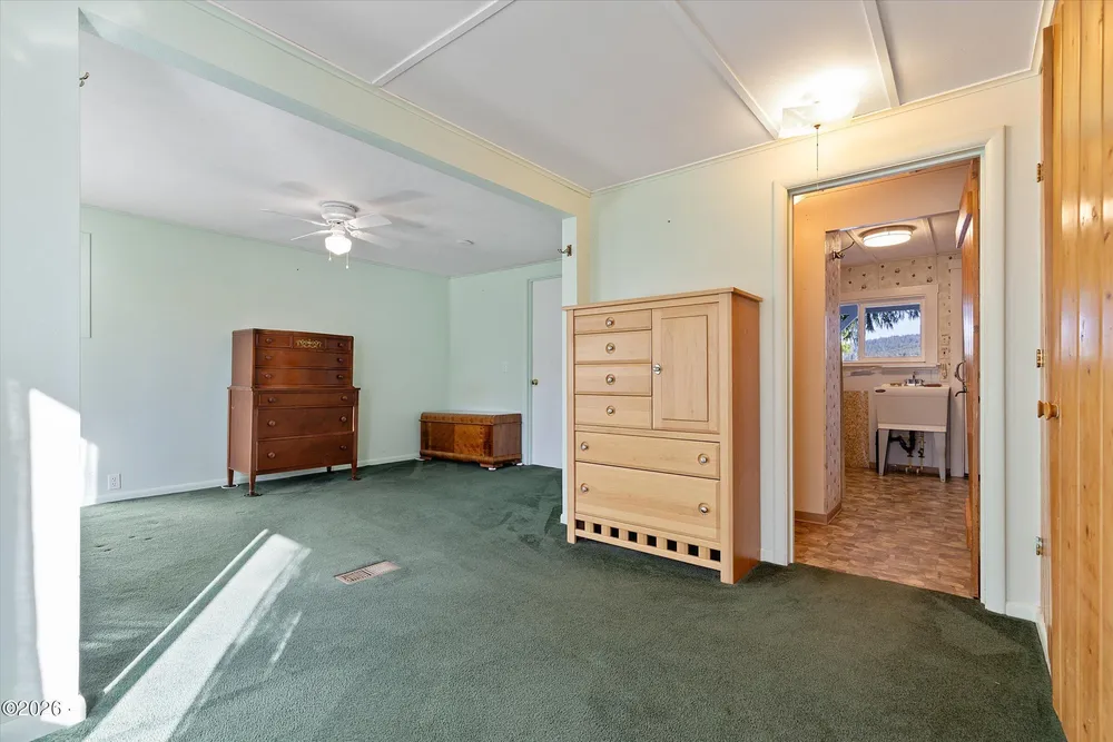 2032 SE Garden Way, Waldport, OR 97394