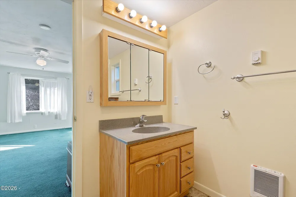 2032 SE Garden Way, Waldport, OR 97394
