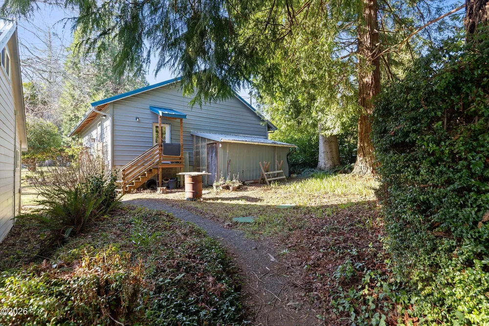 2032 SE Garden Way, Waldport, OR 97394
