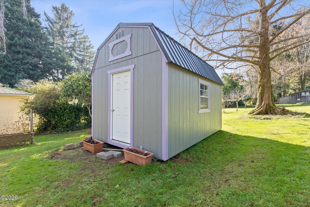 2032 SE Garden Way, Waldport, OR 97394