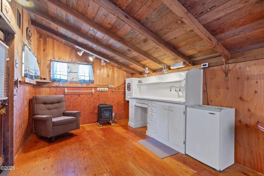 2032 SE Garden Way, Waldport, OR 97394