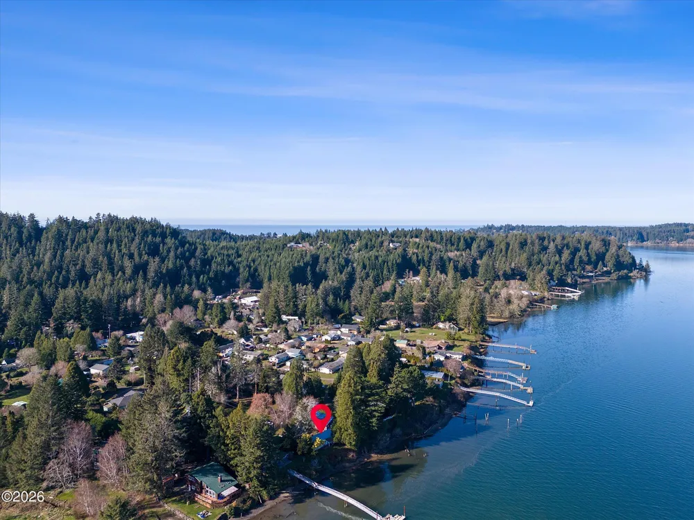 2032 SE Garden Way, Waldport, OR 97394