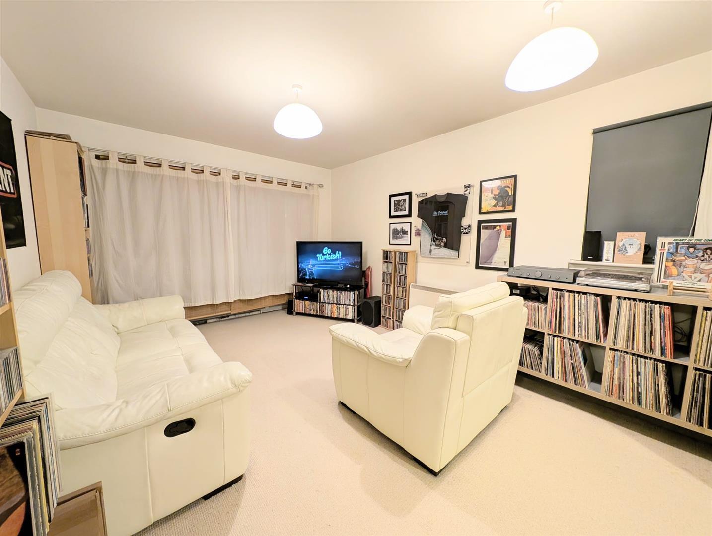 Holyhead Mews, Cippenham Image 2