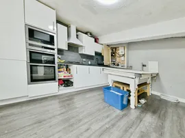 Marshgate Drive, Hertford thumb 3