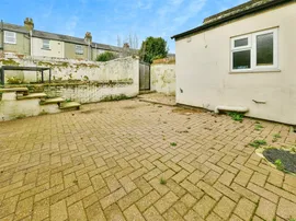 Marshgate Drive, Hertford thumb 2