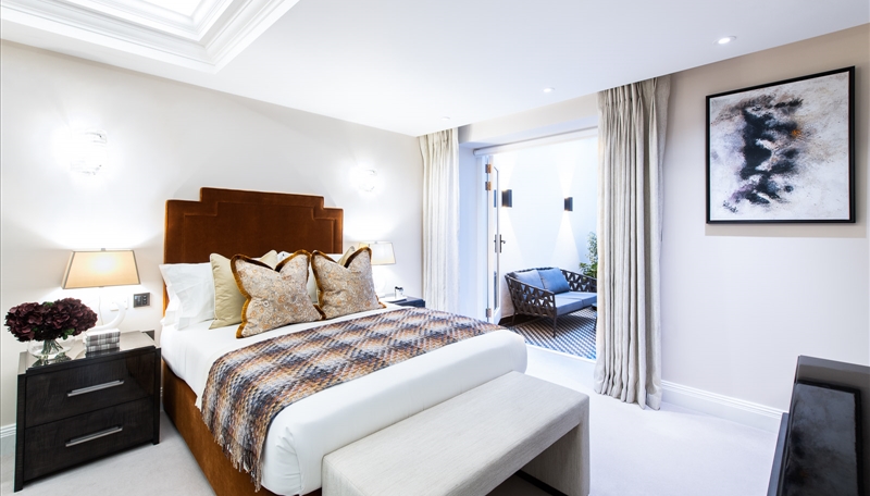 Two Bedroom Two Bathroom Apartment To Let  Prince of Wales Terrace Kensington W8  Image 2