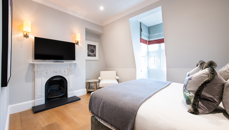 Three Bedroom Four Bathroom Apartment To Let  Duke Street Mayfair W1 Image 13