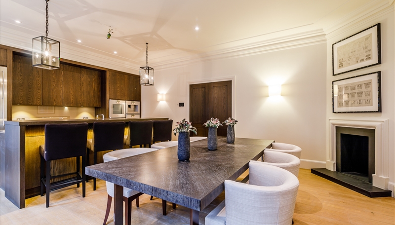 Three Bedroom Three Bathroom Apartment To Let  Duke Street Mayfair W1 Image 3