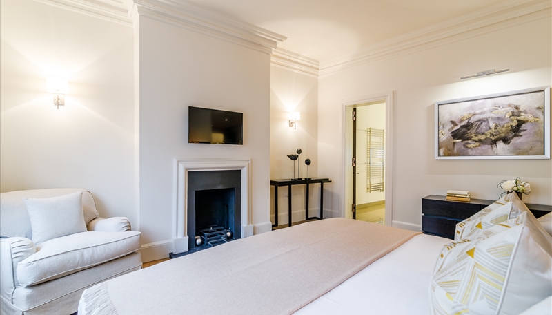 Three Bedroom Three Bathroom Apartment To Let  Duke Street Mayfair W1 Image 16