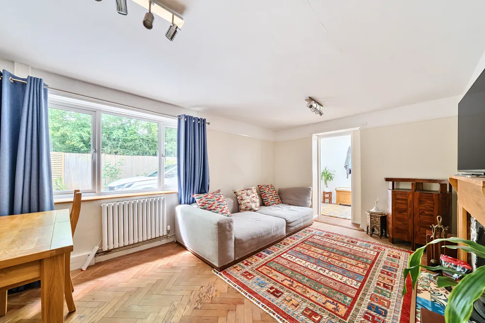Halls Farm Close, Winchester, SO22