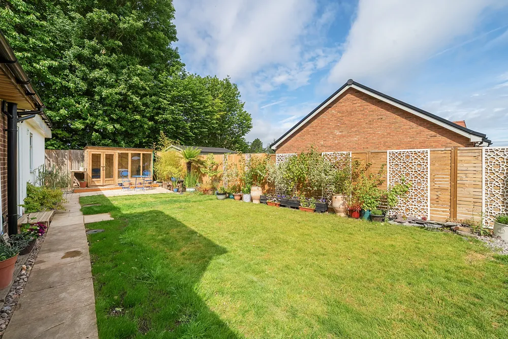 Halls Farm Close, Winchester, SO22